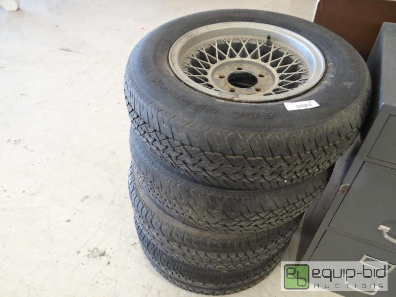 lot 766 image: Set of 4 wheelstires.  P20570 R14...