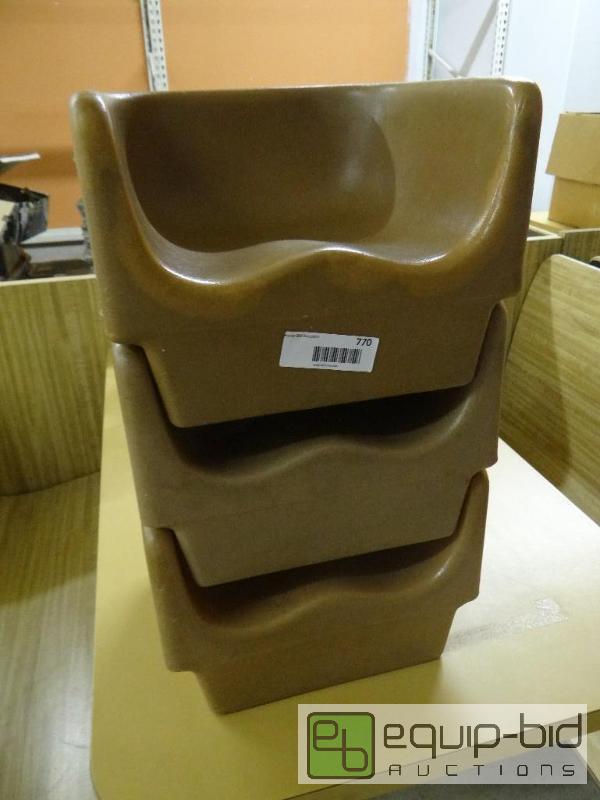 lot 770 image: Lot of 3 booster seats....
