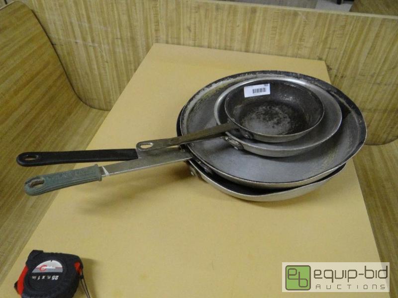 lot 783 image: Lot of 4 various size skillets.  largest one ...