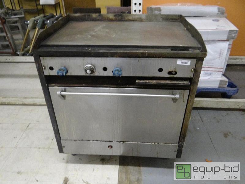 lot 791 image: Commercial 35&quot flat grill with oven.  Na...