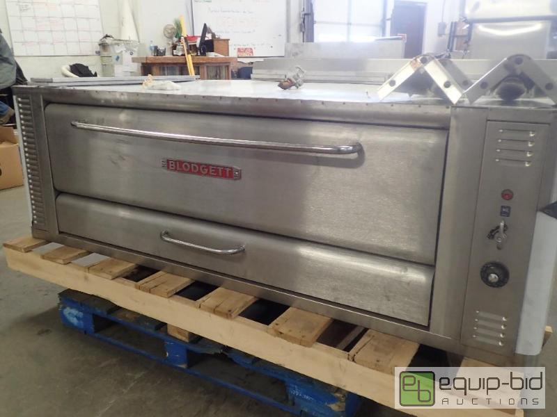 lot 3057 image: Blodgett 1060 Pizza Oven