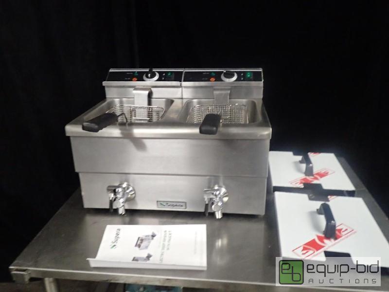 lot 3060 image: Supera 24 Lb Double Electric Countertop Fryer wFaucet (CDF-12F-1)
