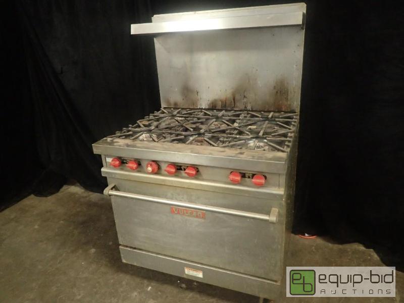 lot 3063 image: Vulcan Natural Gas Six Burner Range and Oven on Casters