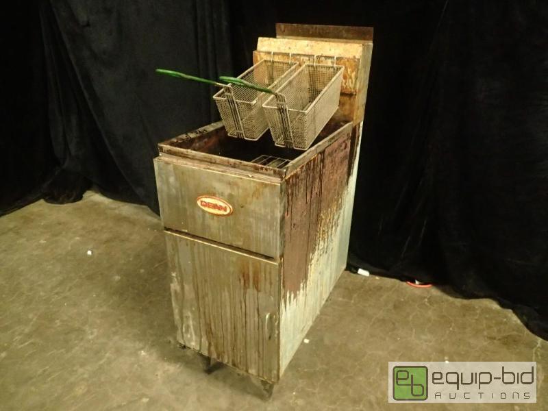 lot 3070 image: Dean Natural Gas Fryer