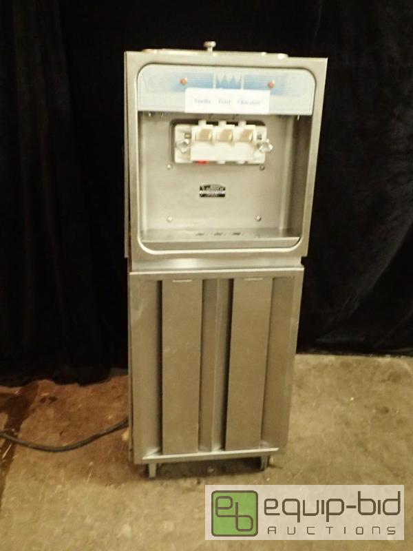 lot 3077 image: Taylor 2 Flavor Ice Cream Machine