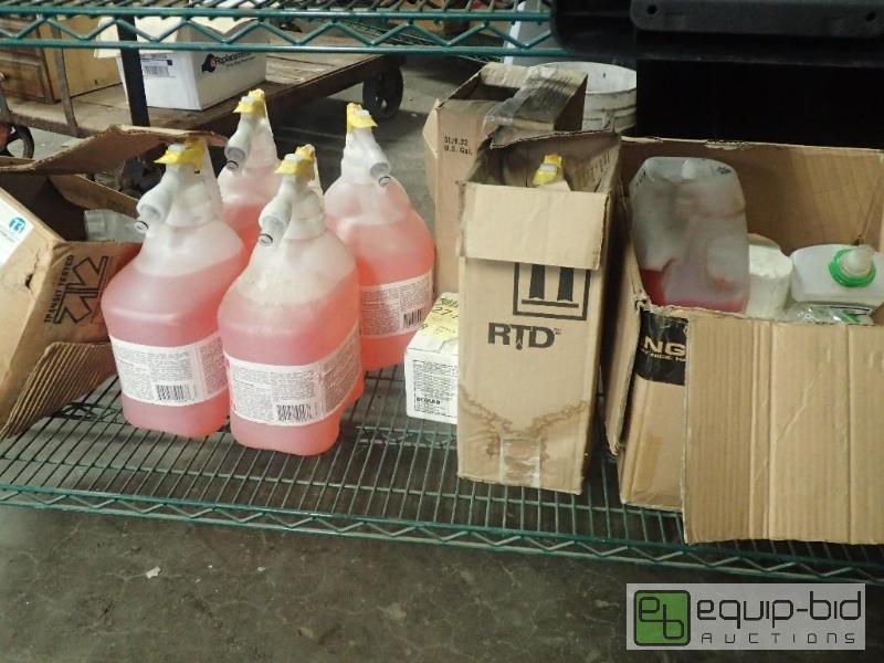 lot 3185 image: Large Lot of Misc Cleaning Solutions and Soaps