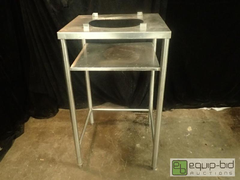 lot 3199 image: Salad Mixing Bowl Stand