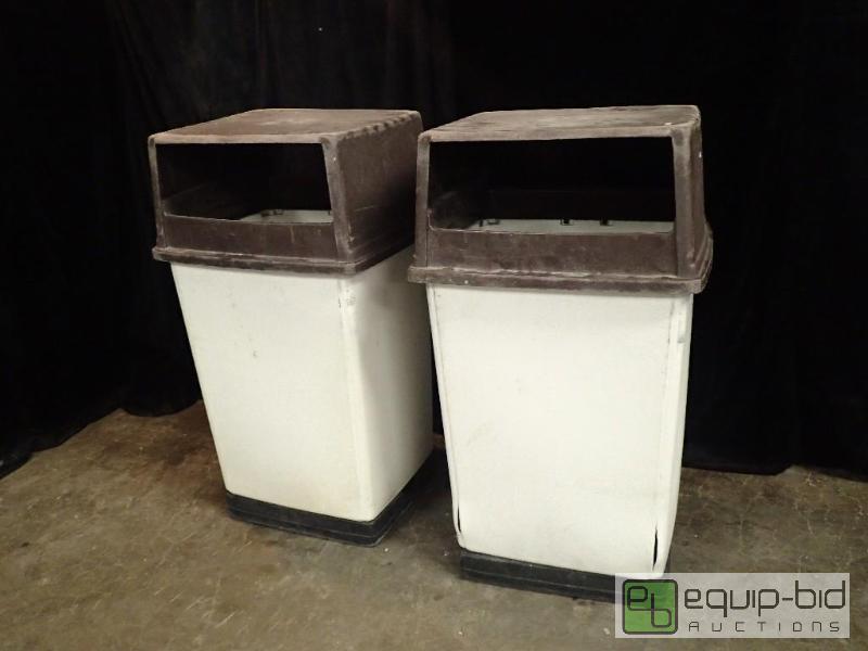 lot 3211 image: Lot of Two Weighted Trash Can