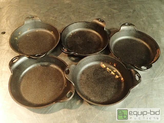 lot 4039 image: Lot of (5) 6in Lodge Cast Iron Mini Server