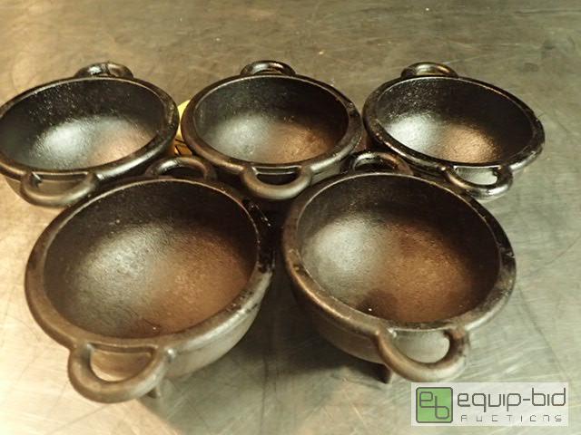 lot 4046 image: Lot of (5) Lodge 4in Cast Iron Serving Kettles