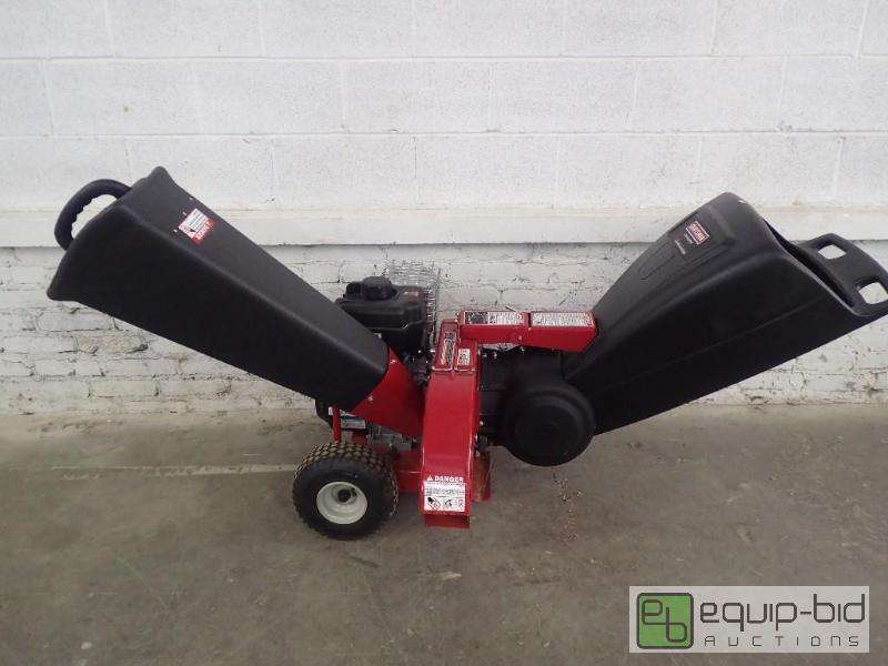 lot 3262 image: Craftsman 305cc 3-Way Chipper Shredder