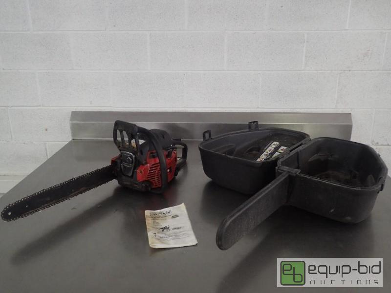 lot 3266 image: Craftsman 42cc 2-cycle 18 Gas Chainsaw with Case