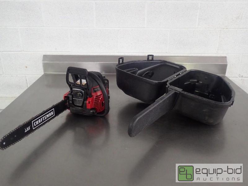 lot 3268 image: Craftsman 42cc 2-cycle 18 Gas Chainsaw with Case