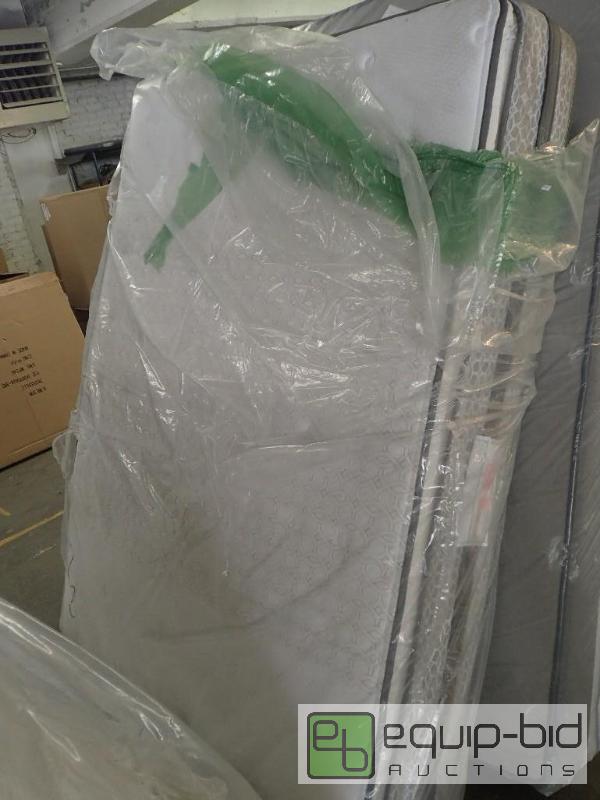 lot 3312 image: Sealy Posturepedic Full Mattress