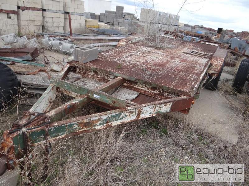 lot 2254 image: Dual axle equipment trailer with ramps.  Pint...