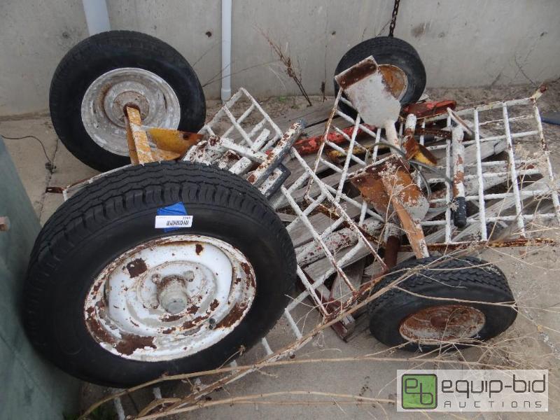 lot 2265 image: Lot of cement mixer partsaxles....