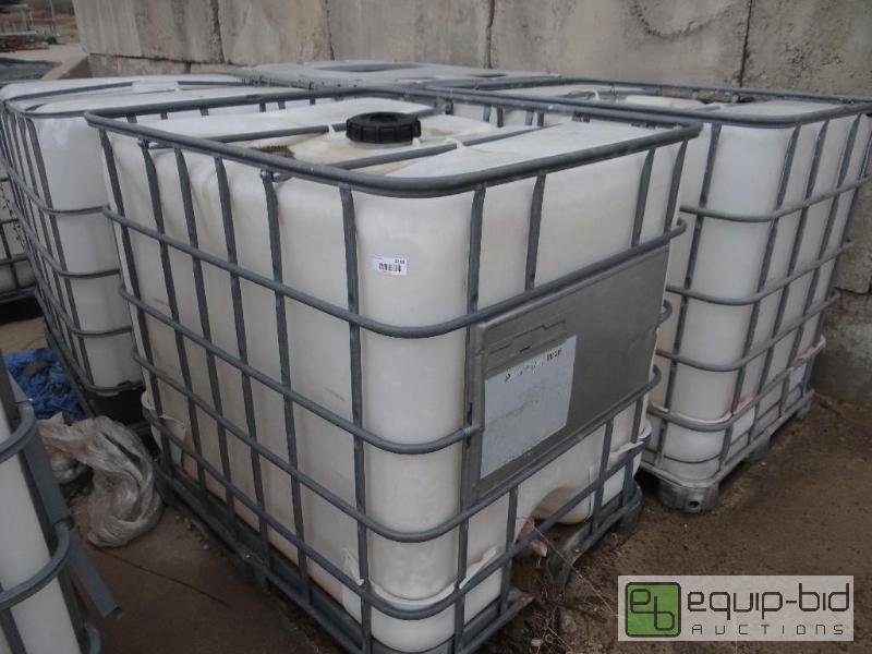 lot 2268 image: Lot of 4 caged water tanks on pallets....