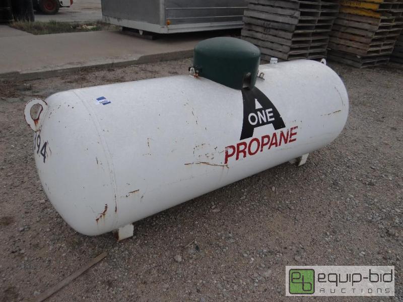 lot 2270 image: 250 gallon propane tank....