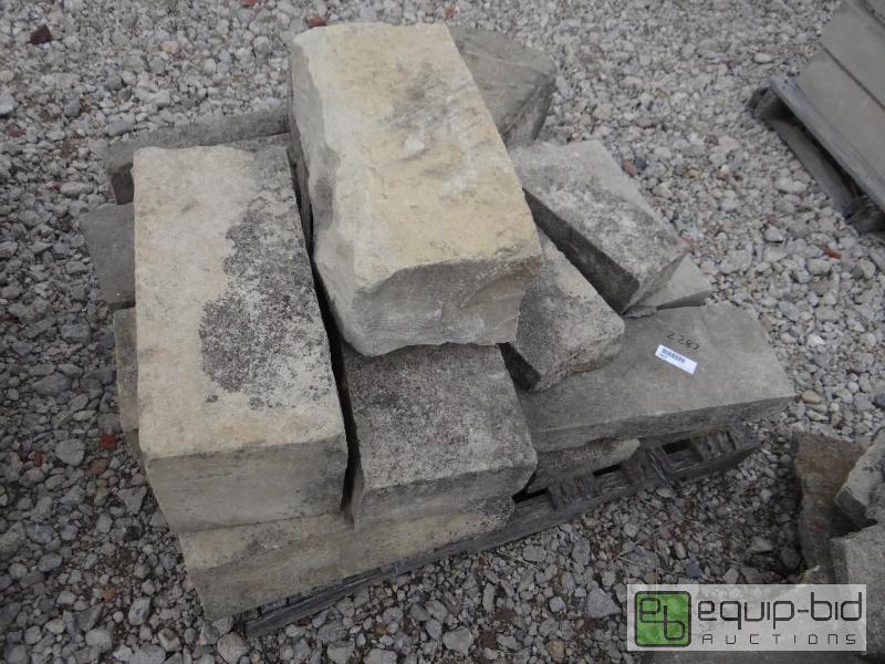 lot 2287 image: &nbspPallet of various size landscape stone...