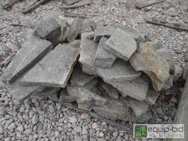 lot 2296 image: 3 Pallets of various size landscape stoneroc...