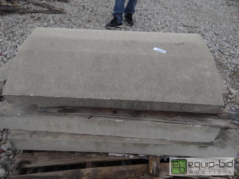 lot 2297 image: 3 Pallets of various size landscape stoneroc...