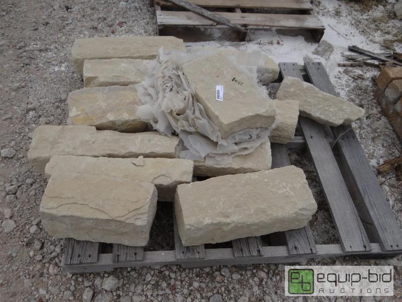 lot 2301 image: 4 Pallets of various size landscape stoneroc...