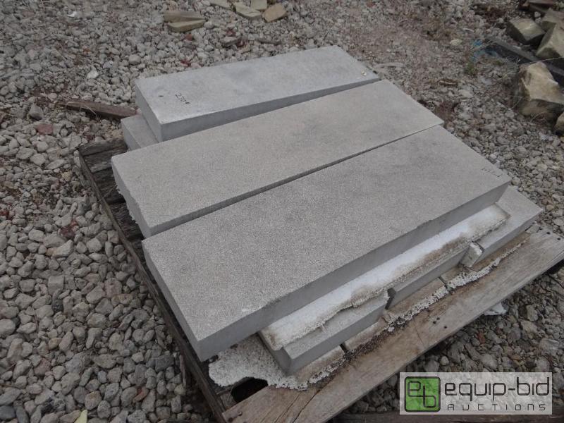 lot 2309 image: 2 Pallets of various size landscape stoneroc...