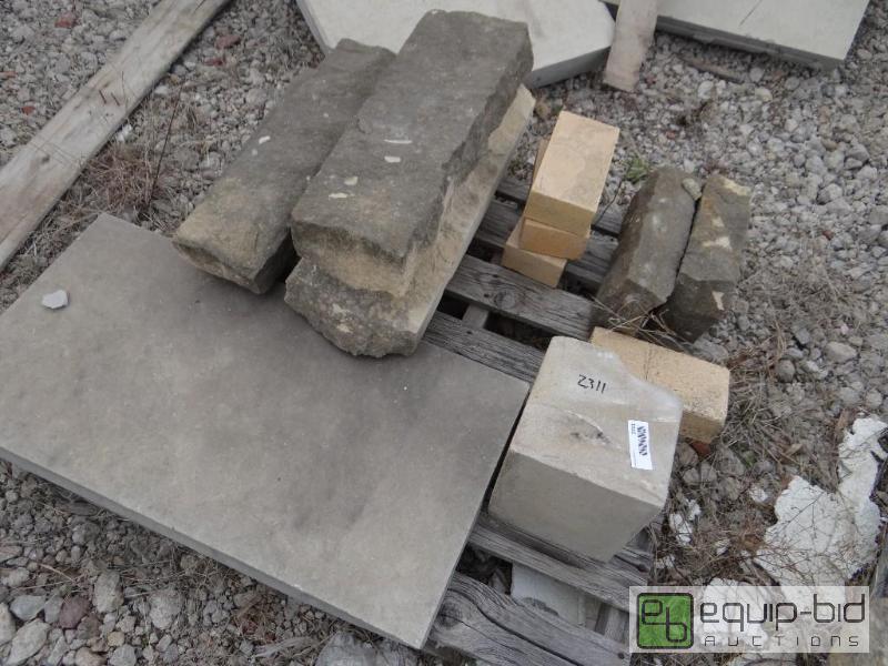 lot 2311 image: 3 Pallets of various size landscape stoneroc...