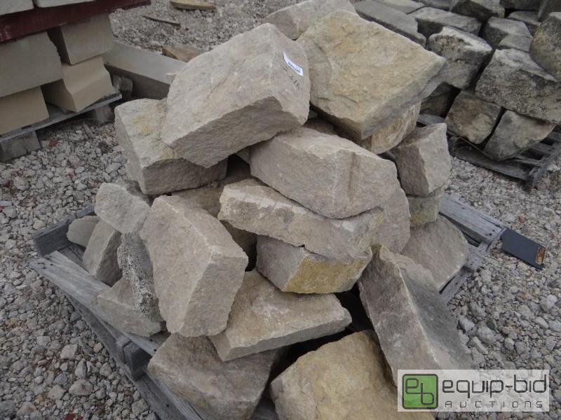 lot 2316 image: 3 Pallets of various size landscape stoneroc...