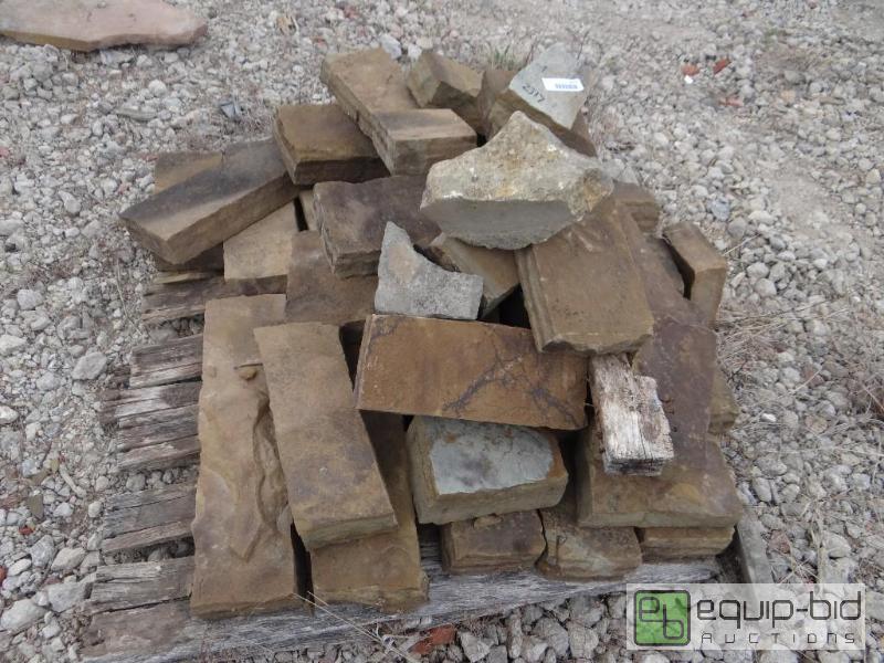 lot 2317 image: 3 Pallets of various size landscape stoneroc...