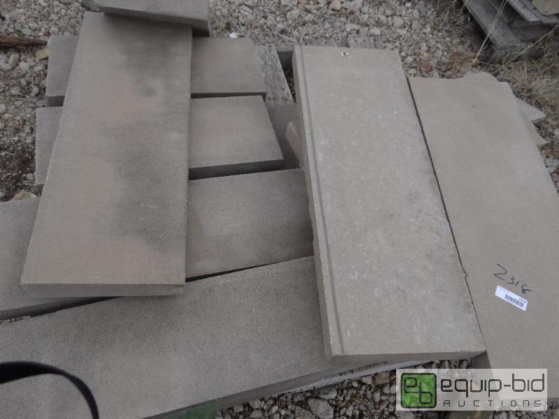 lot 2318 image: 3 Pallets of various size landscape stoneroc...