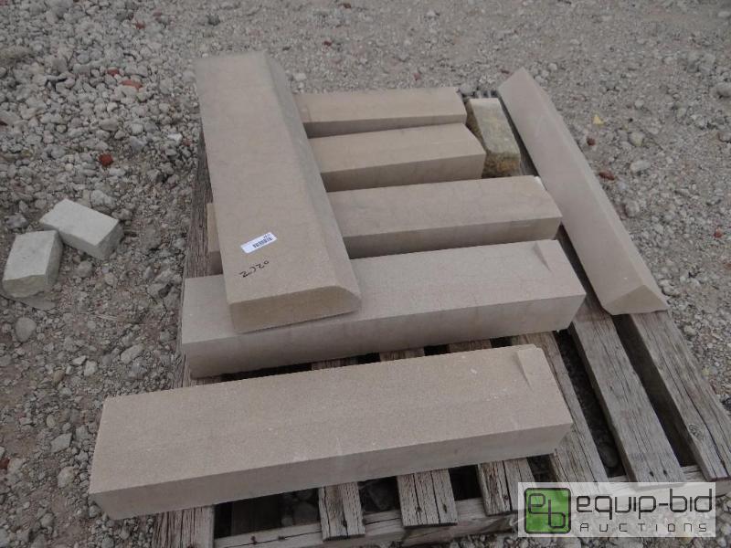 lot 2320 image: 5 Pallets of various size landscape stoneroc...