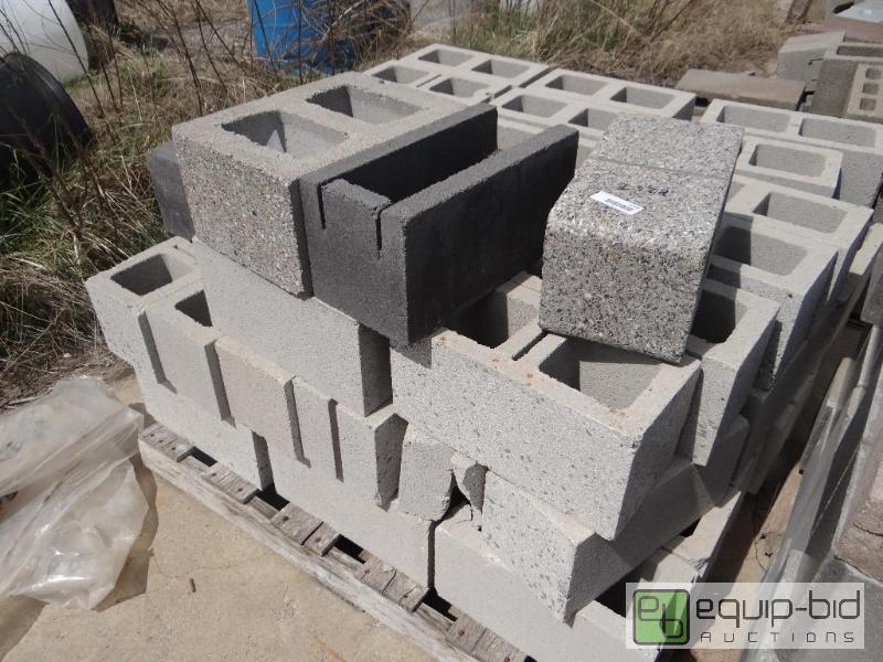 lot 2328 image: Pallet of cinder blockbuilding block.  Ski...