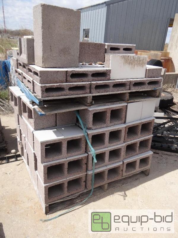 lot 2332 image: Pallet of cinder blockbuilding block. Finish...
