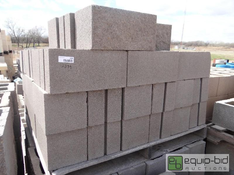 lot 2339 image: 2 Pallet of cinder blockbuilding block.  S...