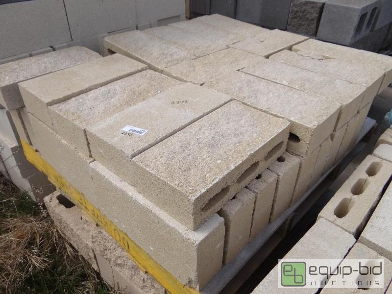 lot 2343 image: Pallet of &nbspblockbuilding block.  Skid...