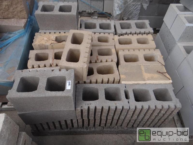 lot 2345 image: Pallet of cinder blockbuilding block.  Ski...