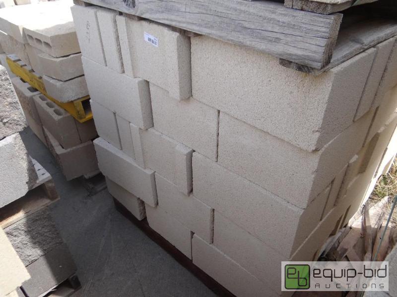 lot 2350 image: Pallet of cinder blockbuilding block.  Ski...