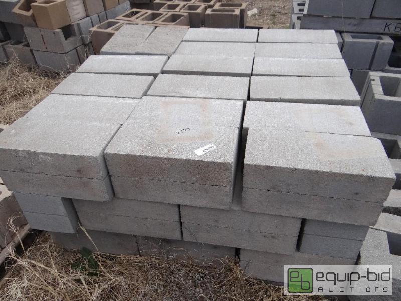 lot 2373 image: Pallet of blockbuilding block.&nbsp  Skid...