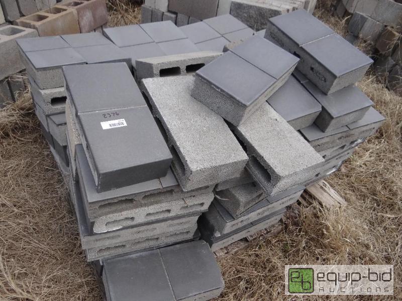 lot 2376 image: Pallet of &nbspblockbuilding block. Finishe...