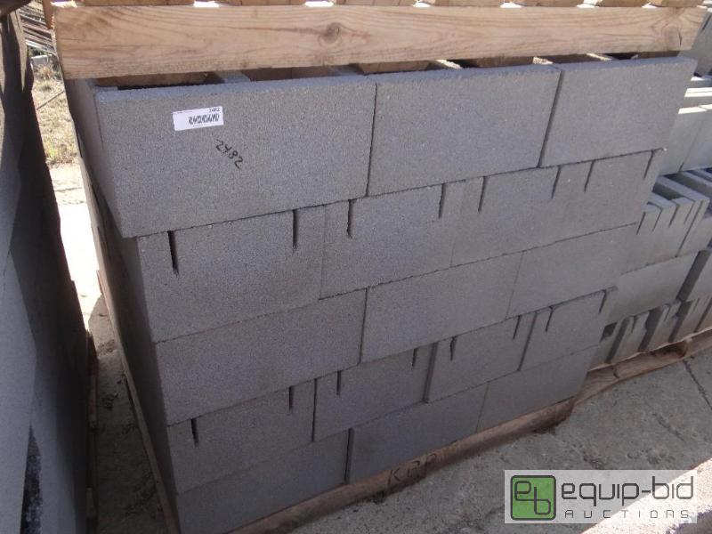 lot 2482 image: 1 Pallet of cinder blockbuilding block.  S...
