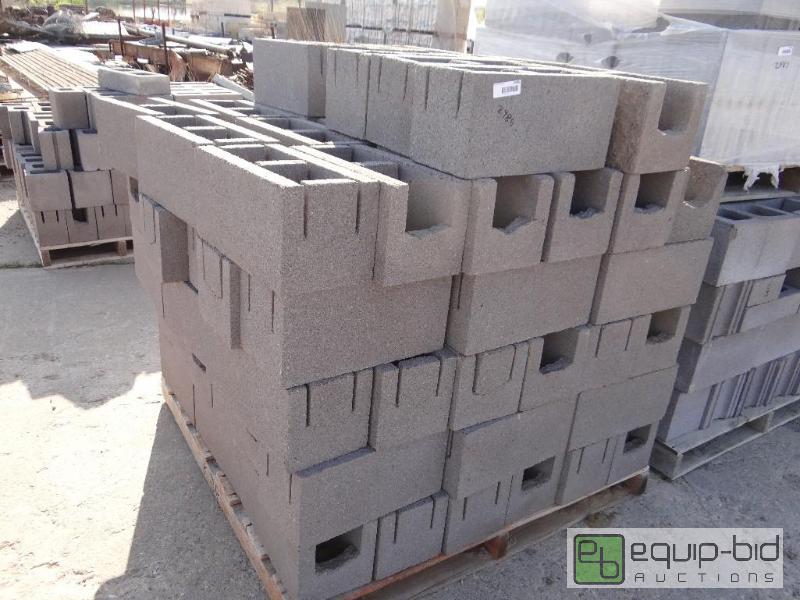 lot 2486 image: 1 Pallet of cinder blockbuilding block.  S...