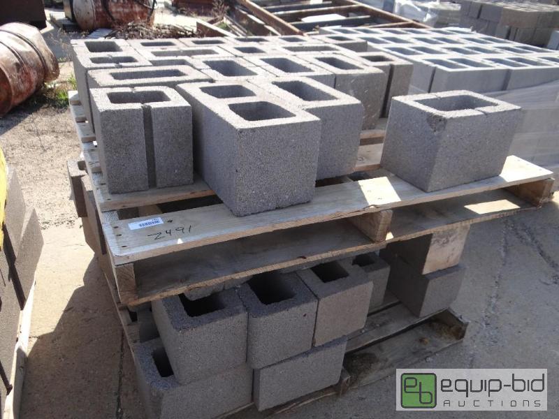 lot 2491 image: 1 Pallet of cinder blockbuilding block.  S...