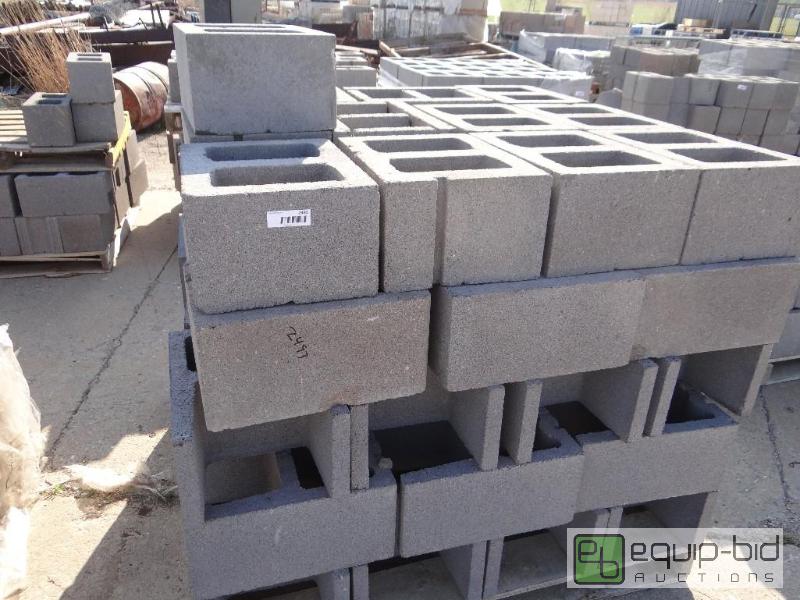 lot 2493 image: 1 Pallet of cinder blockbuilding block.  S...