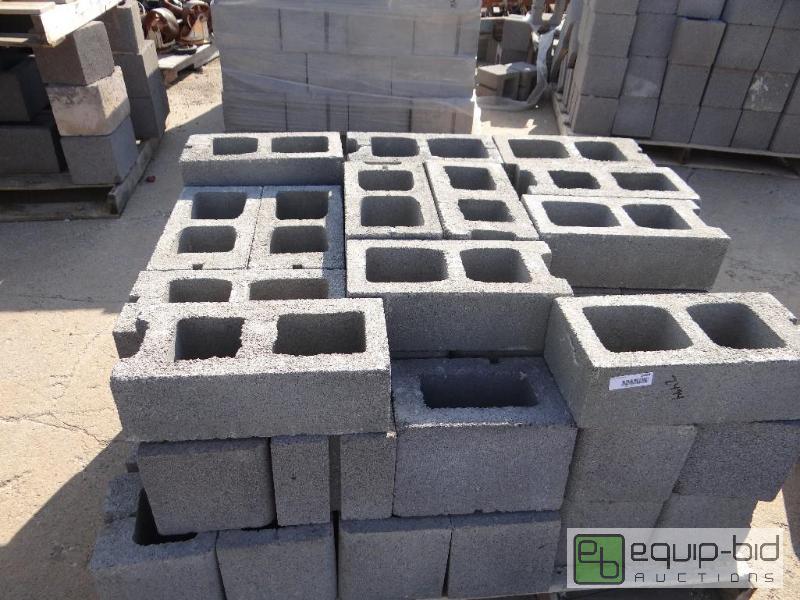 lot 2494 image: 1 Pallet of cinder blockbuilding block.  S...