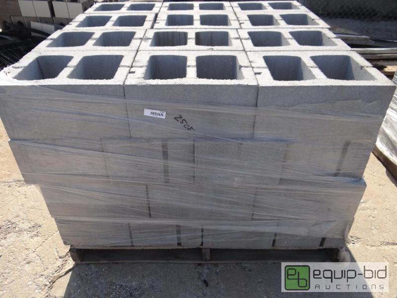 lot 2505 image: 1 Pallet of cinder blockbuilding block.Ski...