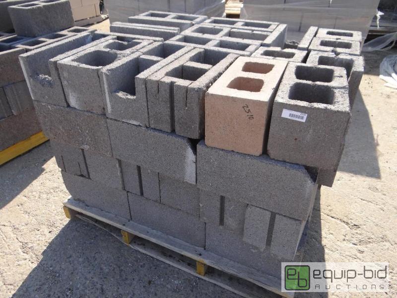 lot 2510 image: 1 Pallet of cinder blockbuilding block.Ski...