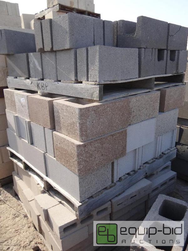 lot 2528 image: 3 Pallet of cinder blockbuilding block.  S...