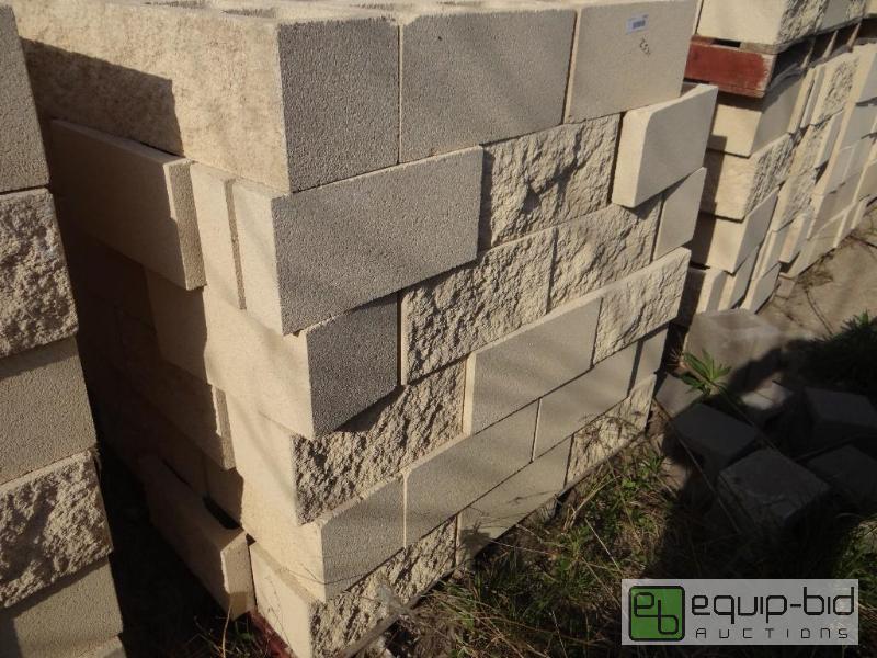 lot 2531 image: 1 Pallet of cinder blockbuilding block.  S...