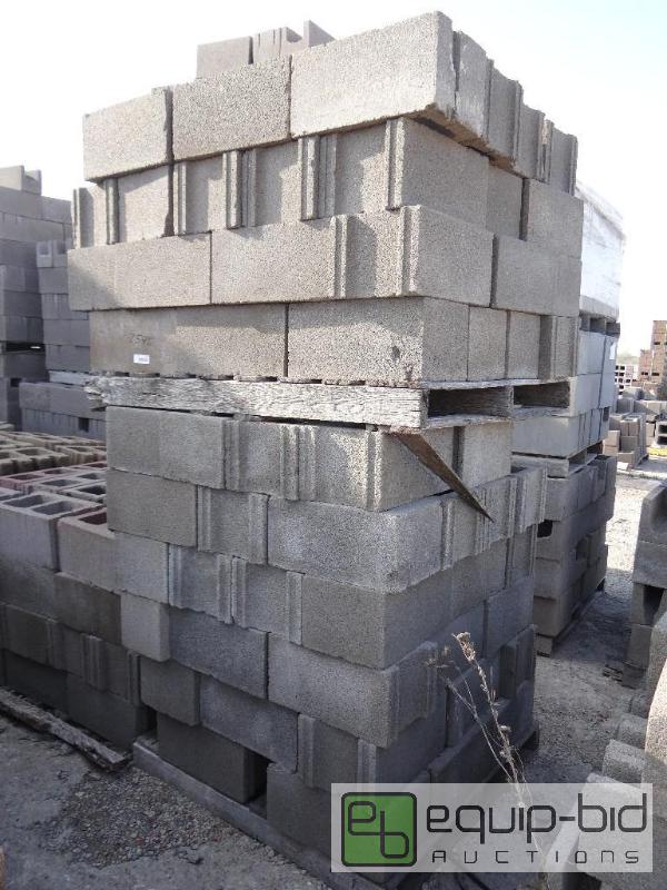 lot 2540 image: 2 Pallet of cinder blockbuilding block.  S...